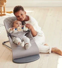 BabyBjörn Aktivitetslegetøj Til Skråstol - Pastel