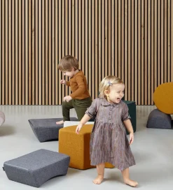 by KlipKlap Tumlemøbel - Mrs. Skirt - 45x30x14 cm - Blue Grey