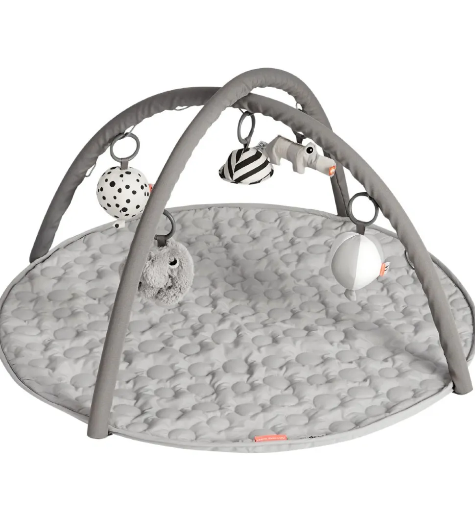 Done By Deer Aktivitetstæppe - Quiltet - Grå