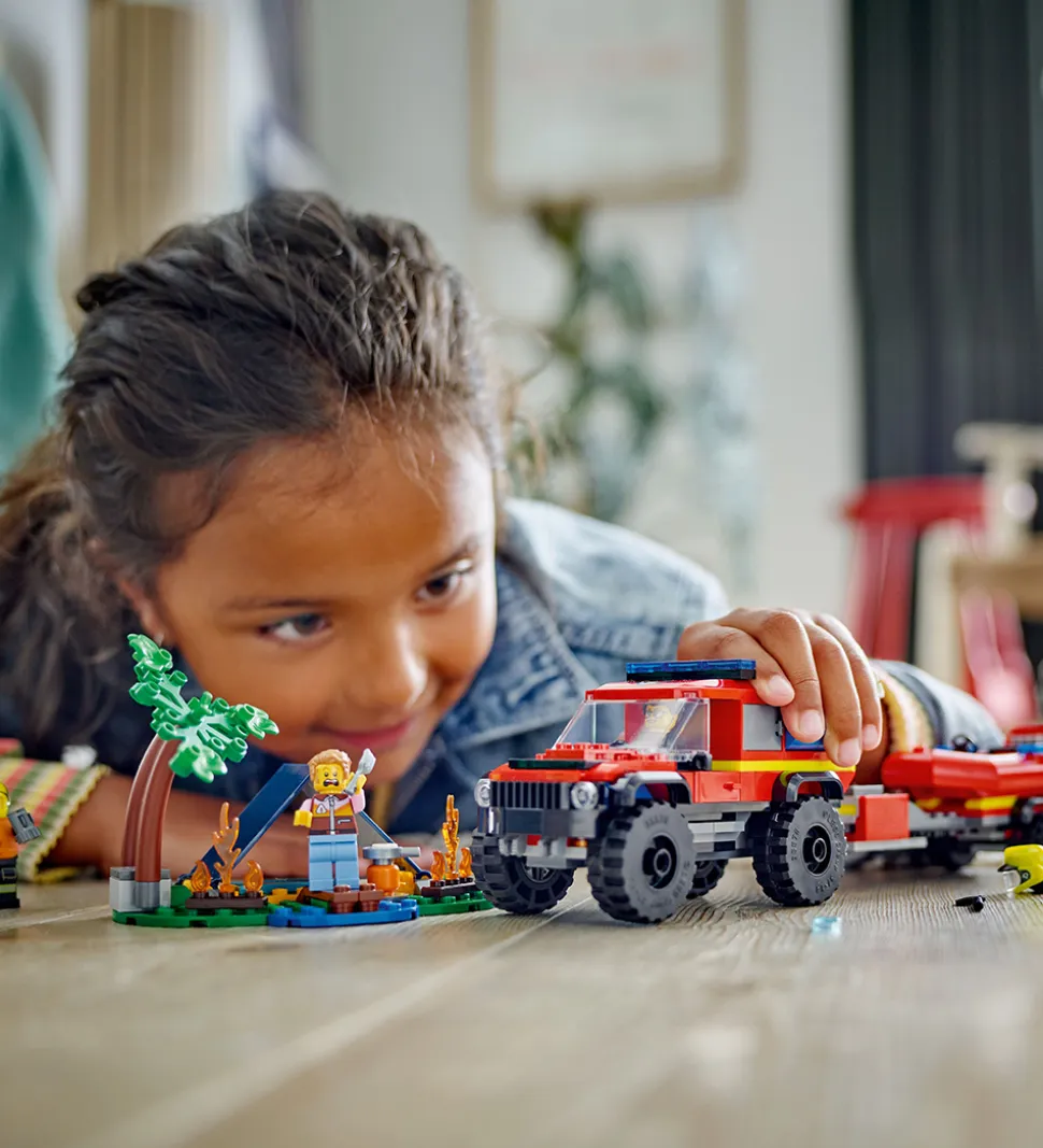 LEGO® City - Firhjulstrukket Brandbil Med Re... 60412 - 301 Dele