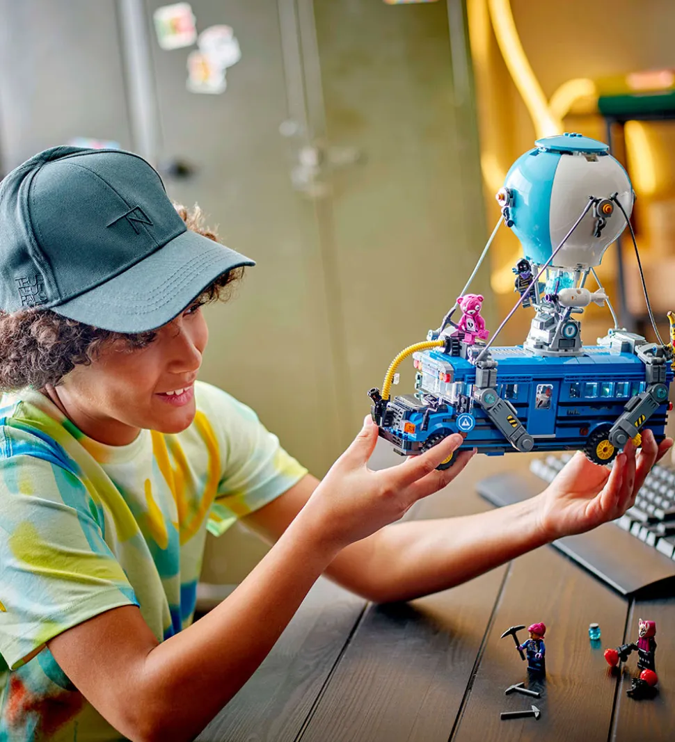 LEGO® Fortnite - Battle Bus 77073 - 954 Dele