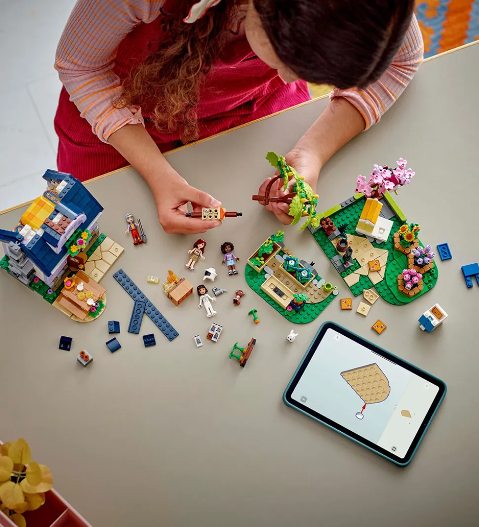 LEGO® Friends - Biavlerhus Og Blomsterhave 42669 - 1161 Dele