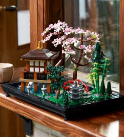 LEGO® Icons - Fredfyldt Have 10315 - 1363 Dele