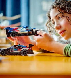 LEGO® Speed Champion - BMW M4 GT3 og BMW M H... 76922 - 676 Dele