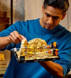 LEGO® Star Wars - Diorama med Mos Espa-podra... 75380 - 718 Dele