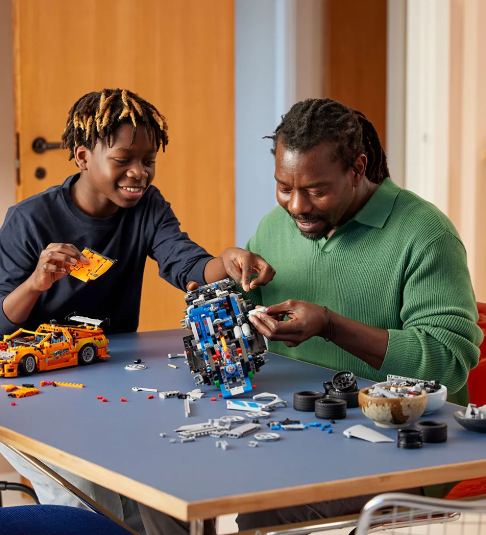 LEGO® Technic - 2 Fast 2 Furious Nissan Sky... 42210 - 1410 Dele