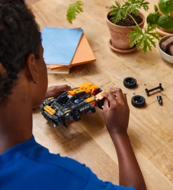 LEGO® Technic - NEOM McLaren Extreme E-Racerbil 42166 - 252 Dele