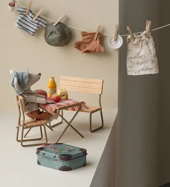 Maileg Miniature Havesæt - Bord med Stol og Bænk - Mus