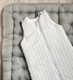 Pine Cone Legemadras - 80x80 cm - Kapok - Mushroom