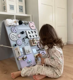 Woobiboo Woobiboard - Premium Play Standing - I Believe In Unico